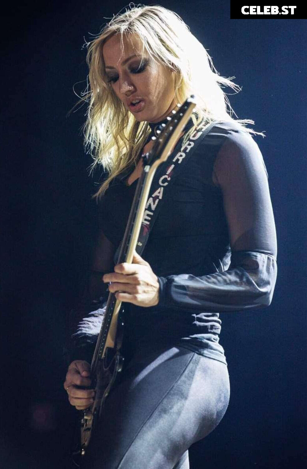 Women of Metal Image 4468303