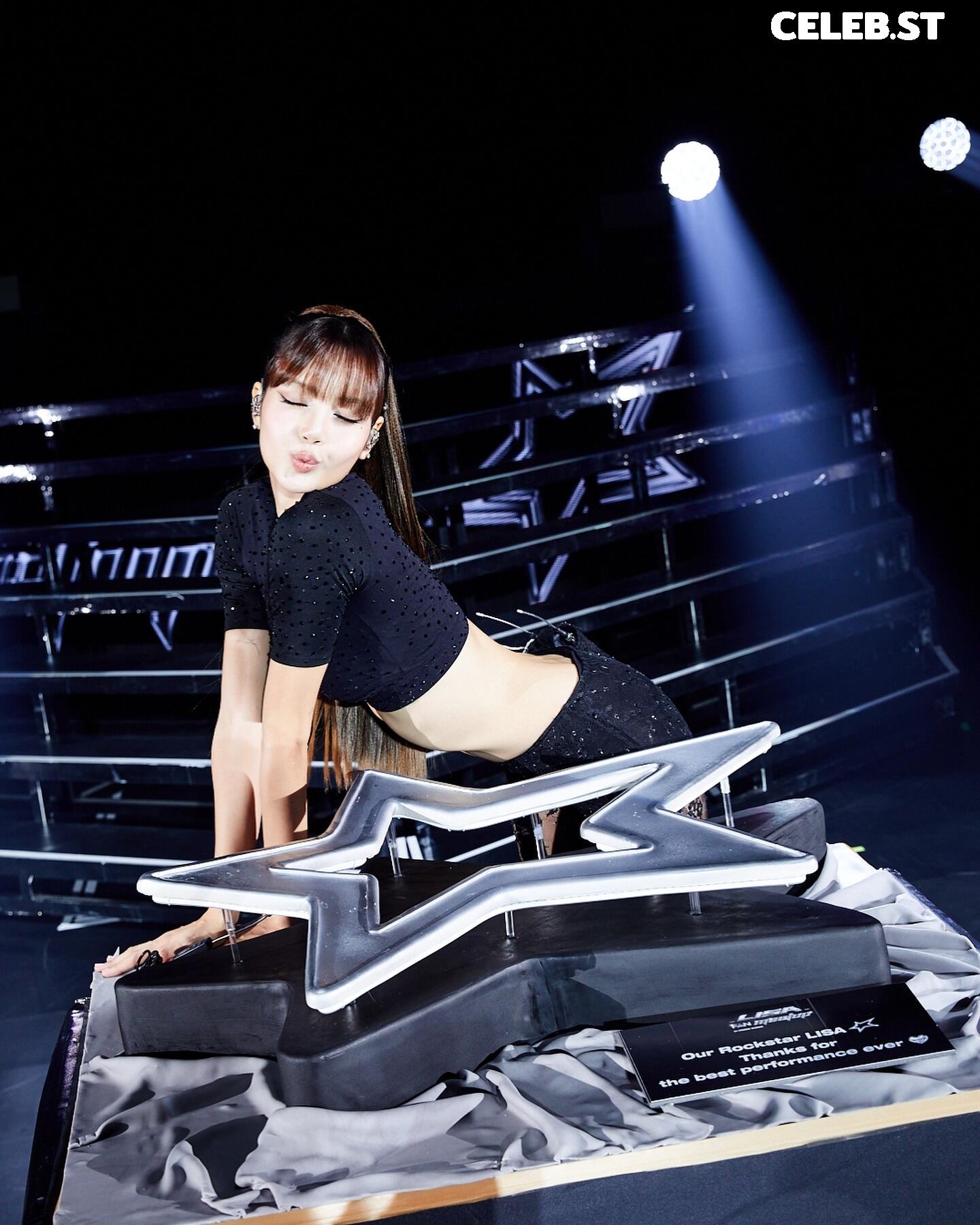 Lisa | BLΛƆKPIИK (Blackpink) Image 4468919