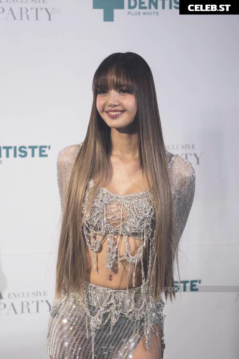 Lisa | BLΛƆKPIИK (Blackpink) Image 4455442