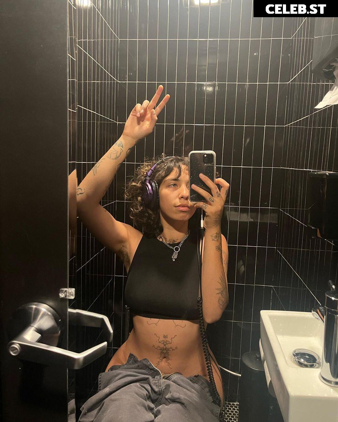 Indigo De Souza / IndigoFarAway Image 4455723