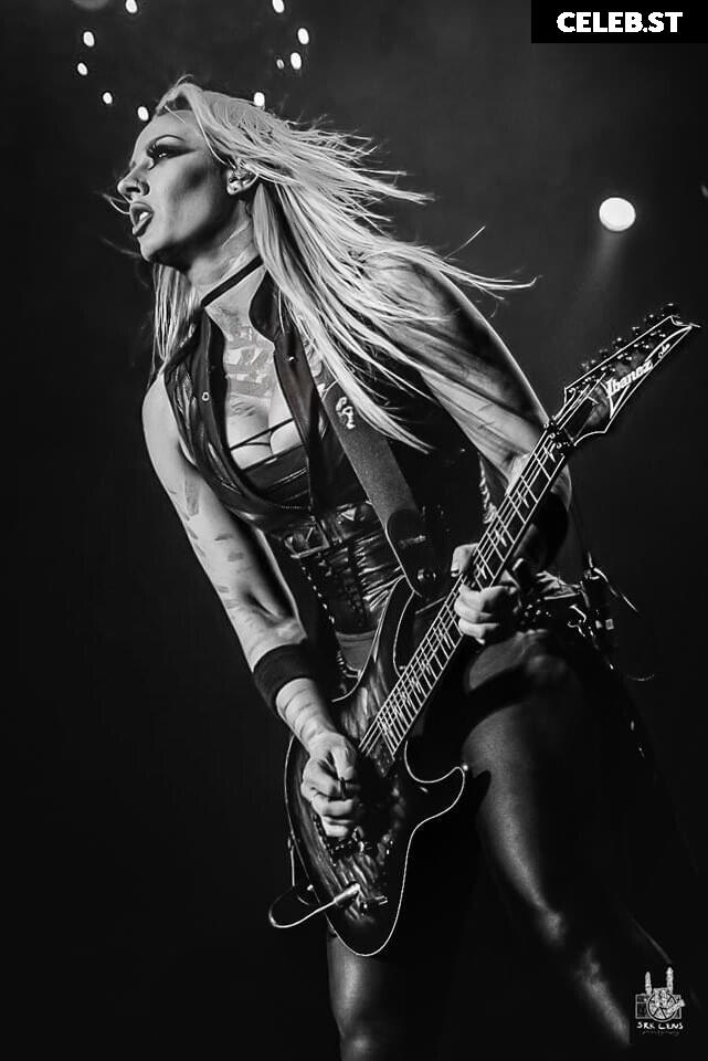 Women of Metal Image 4456836