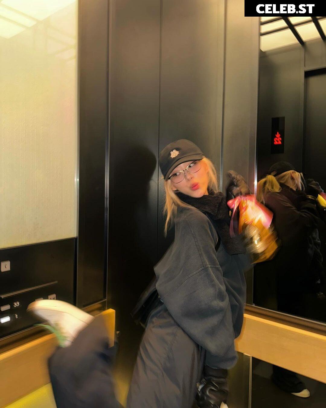 Rosé || Roseanne Park - BLΛƆKPIИK ( BLACKPINK ) Image 4456470