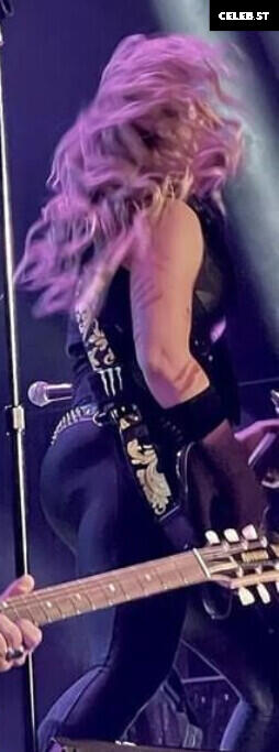 Women of Metal Image 4457811