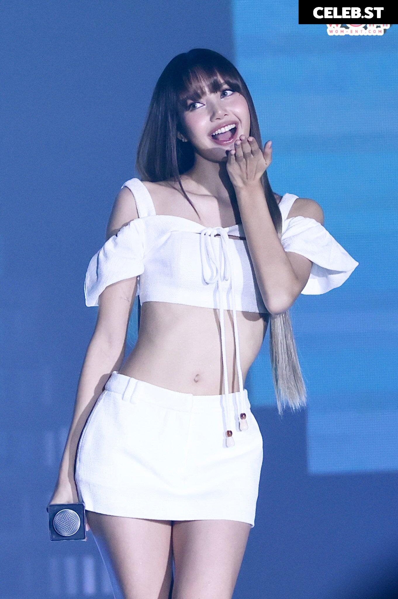 Lisa | BLΛƆKPIИK (Blackpink) Image 4457500