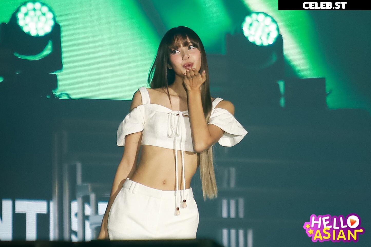 Lisa | BLΛƆKPIИK (Blackpink) Image 4457522