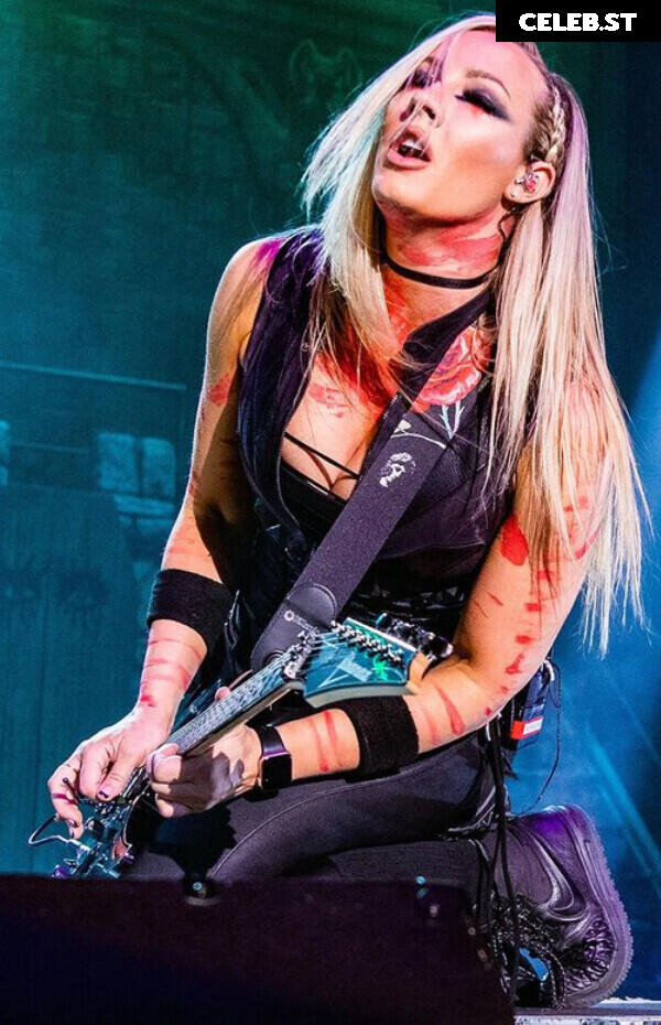 Women of Metal Image 4457448