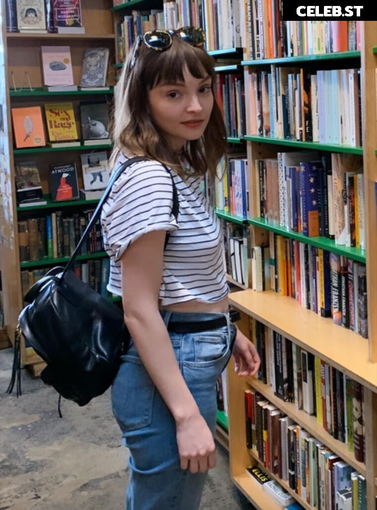 Lauren Mayberry (Singer) Image 4457409