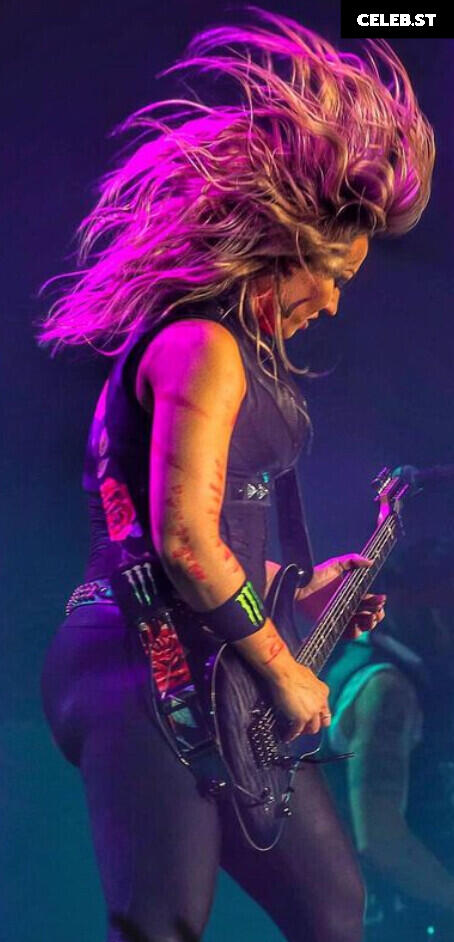 Women of Metal Image 4457765