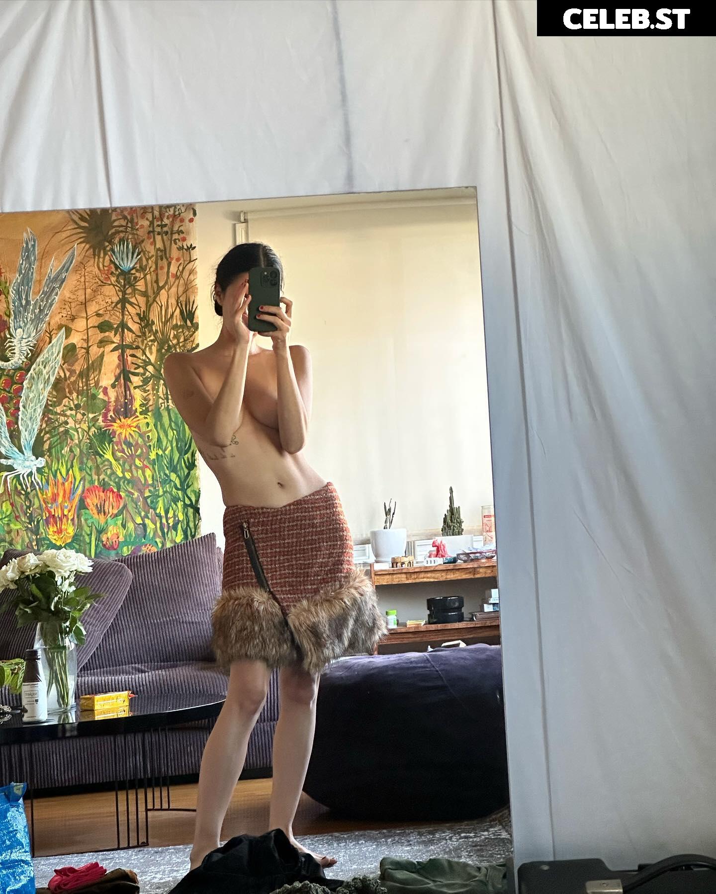 Loyal.Lobos - Andrea Silva Image 4457694