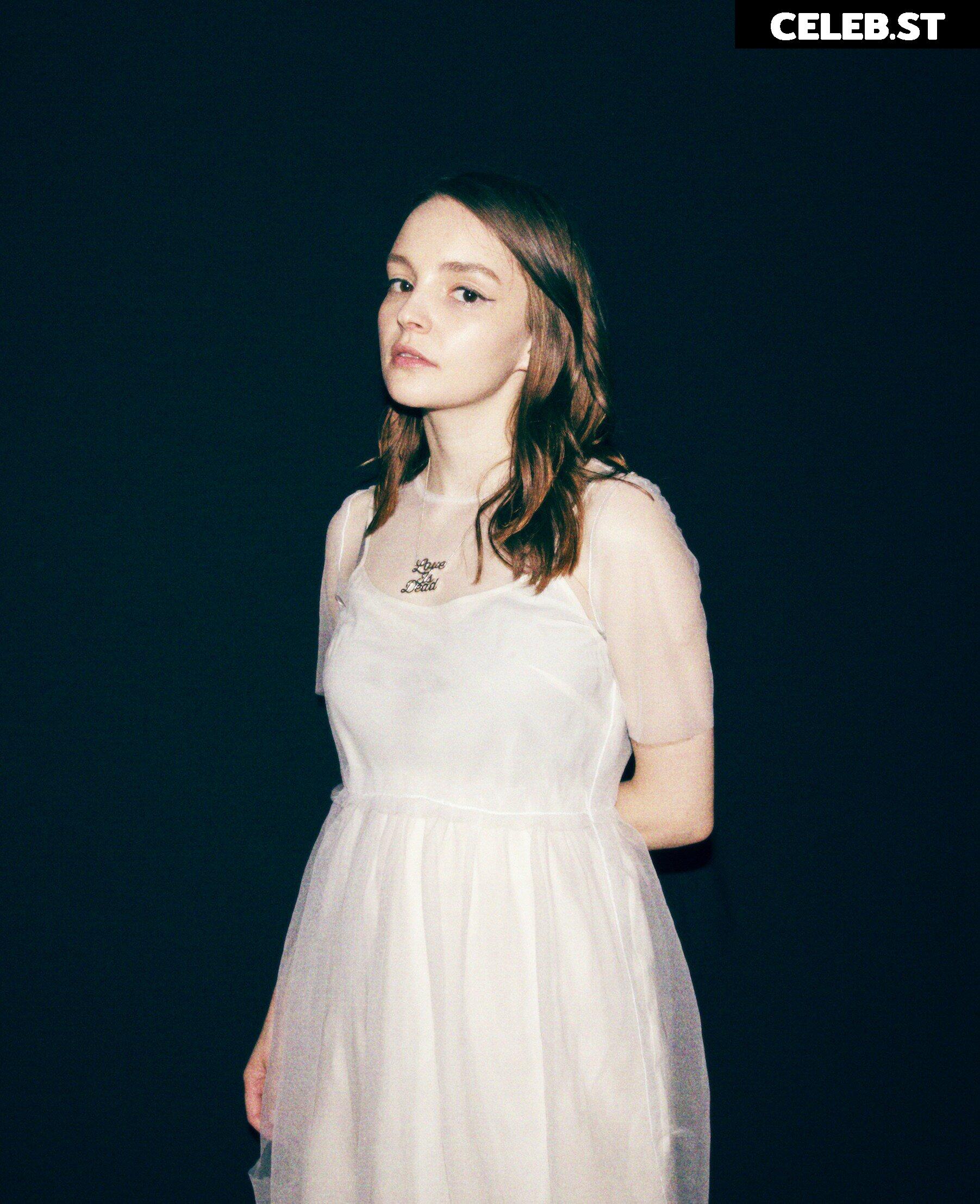 Lauren Mayberry (Singer) Image 4457131