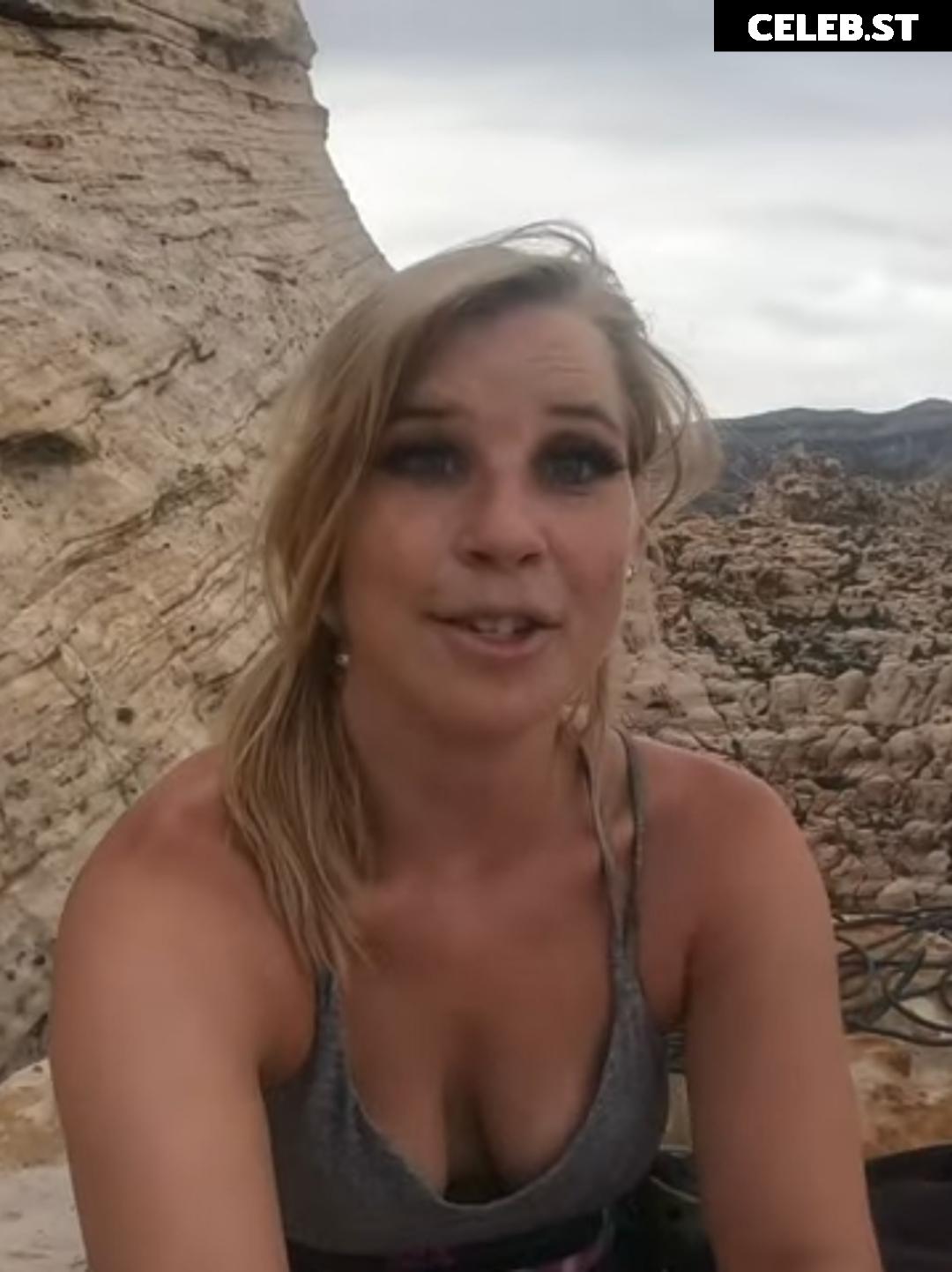 Ellie in Space / esherifftv Image 4457384