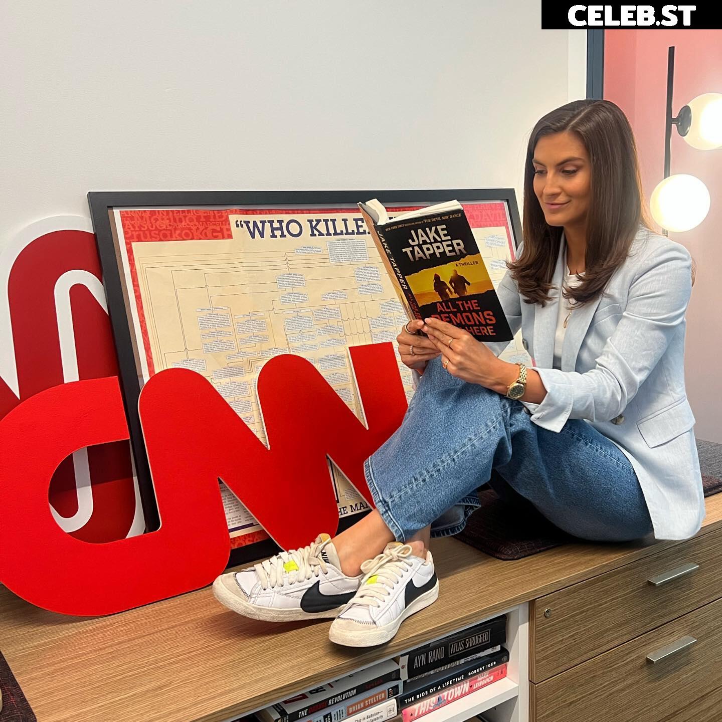 Kaitlan Collins - CNN newswoman Image 4457298