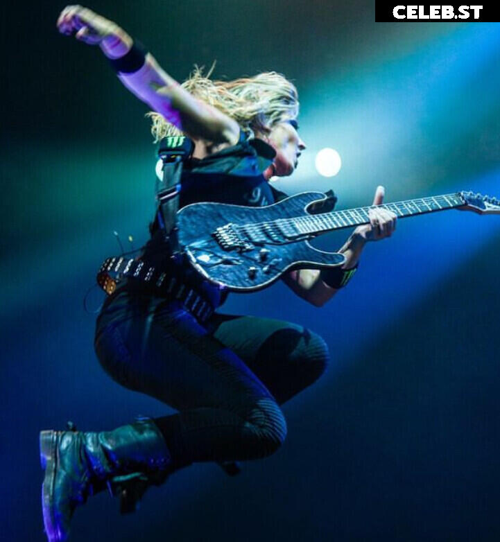 Women of Metal Image 4457909