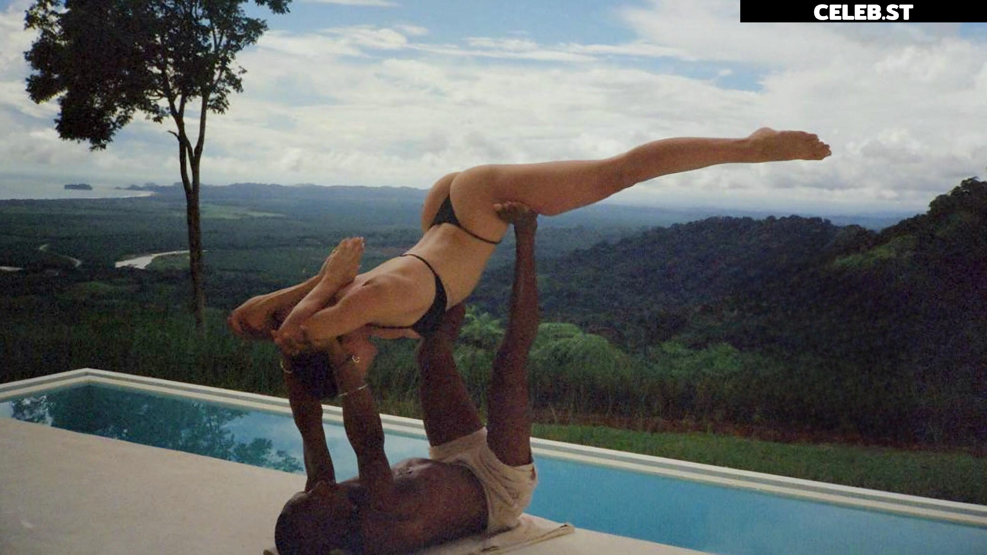 Christa Allen Image 4451287