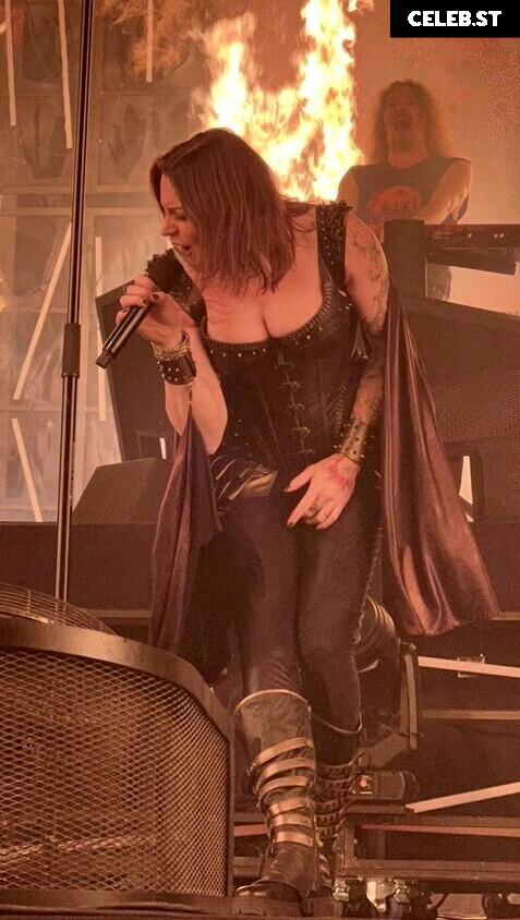 Women of Metal Image 4452763