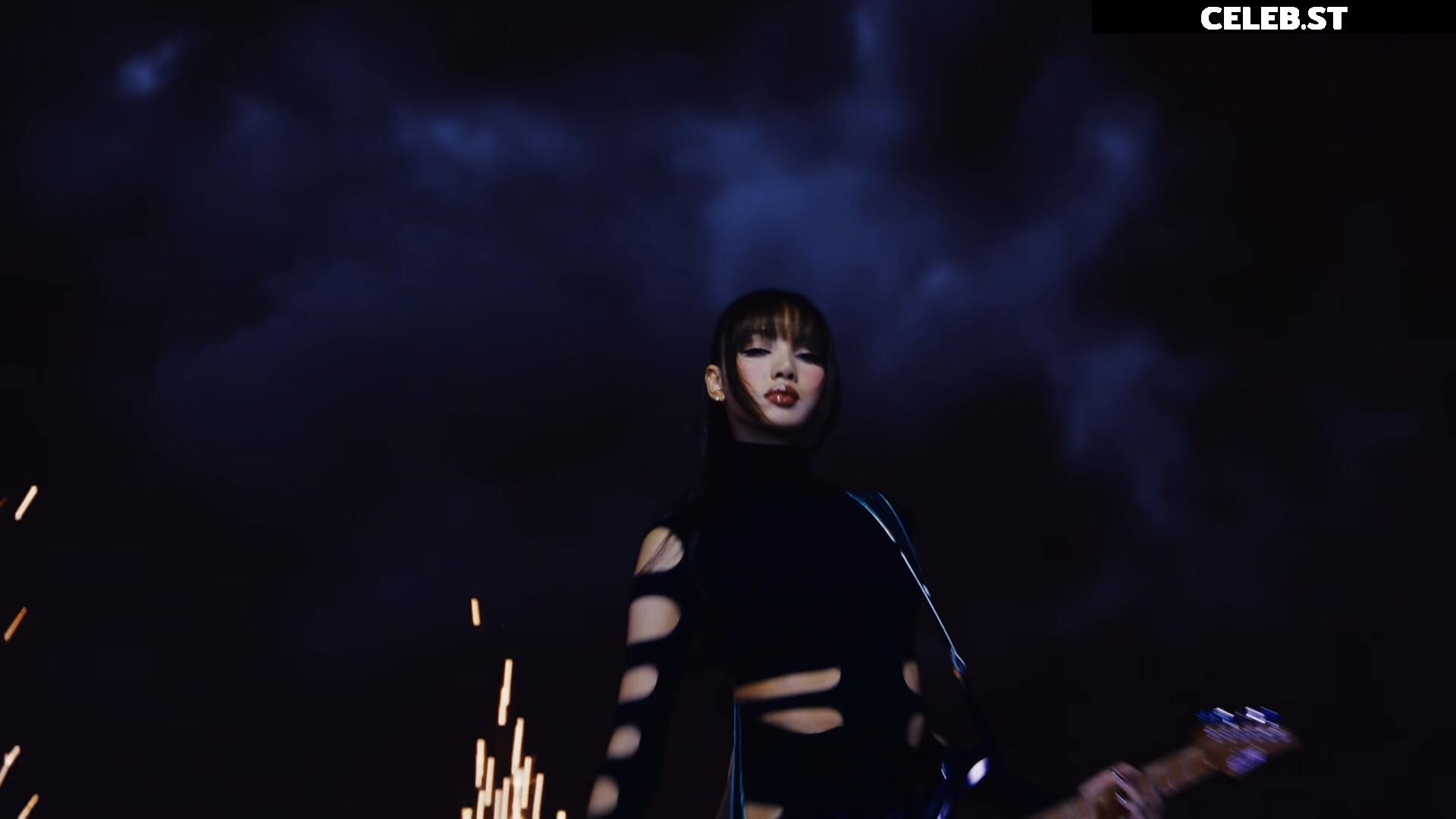 Lisa | BLΛƆKPIИK (Blackpink) Image 4453549