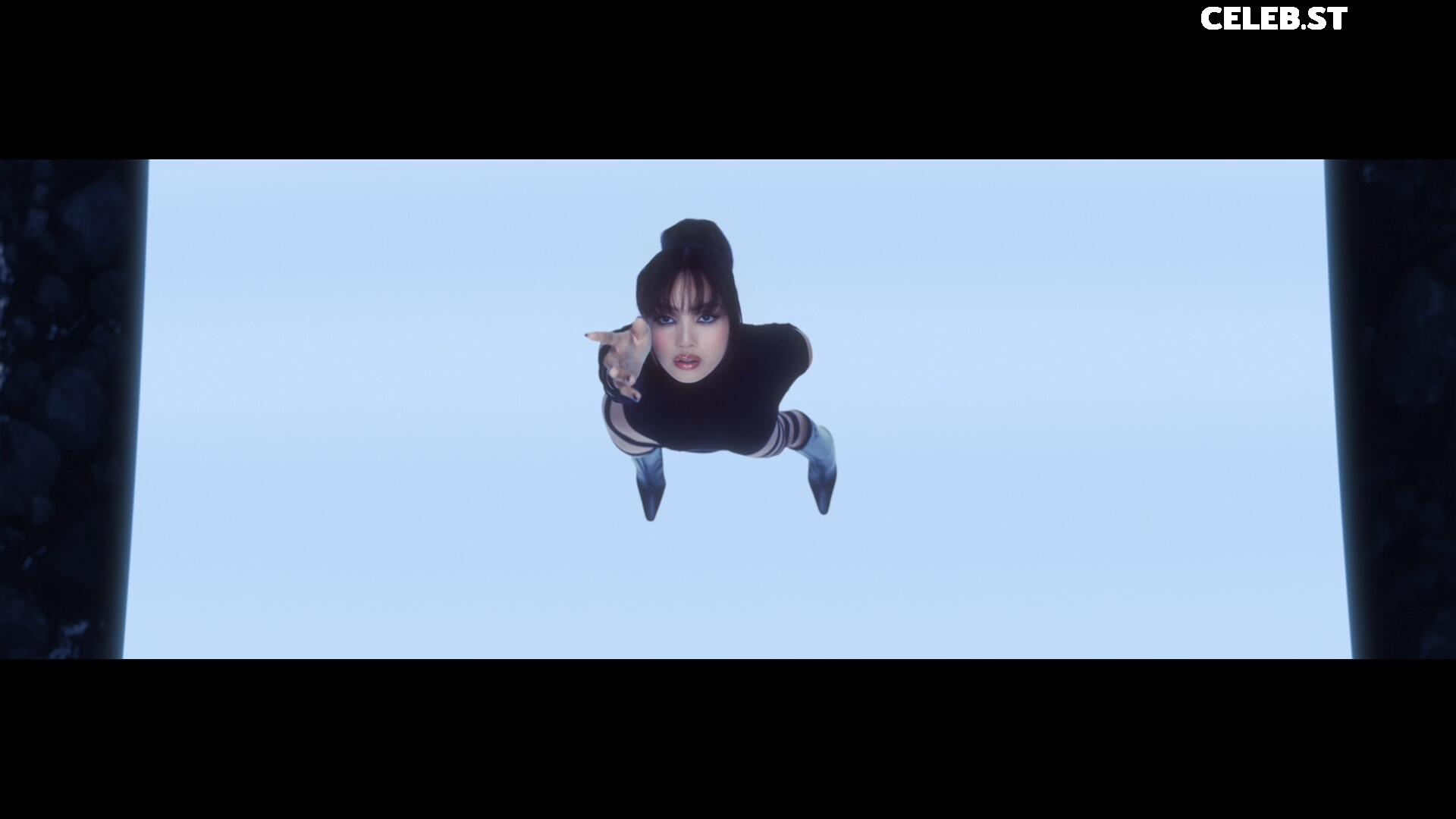 Lisa | BLΛƆKPIИK (Blackpink) Image 4453407
