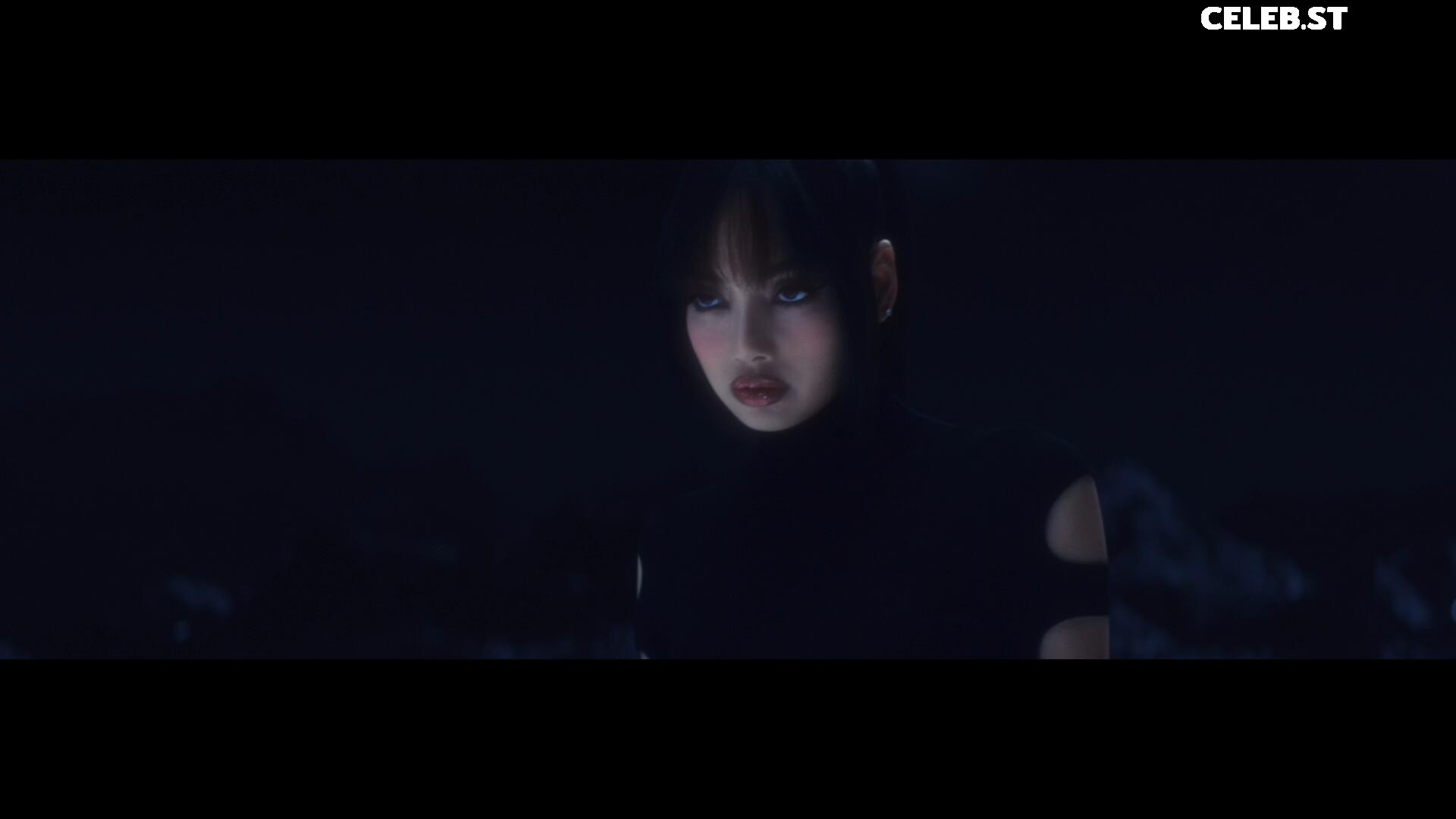 Lisa | BLΛƆKPIИK (Blackpink) Image 4453373