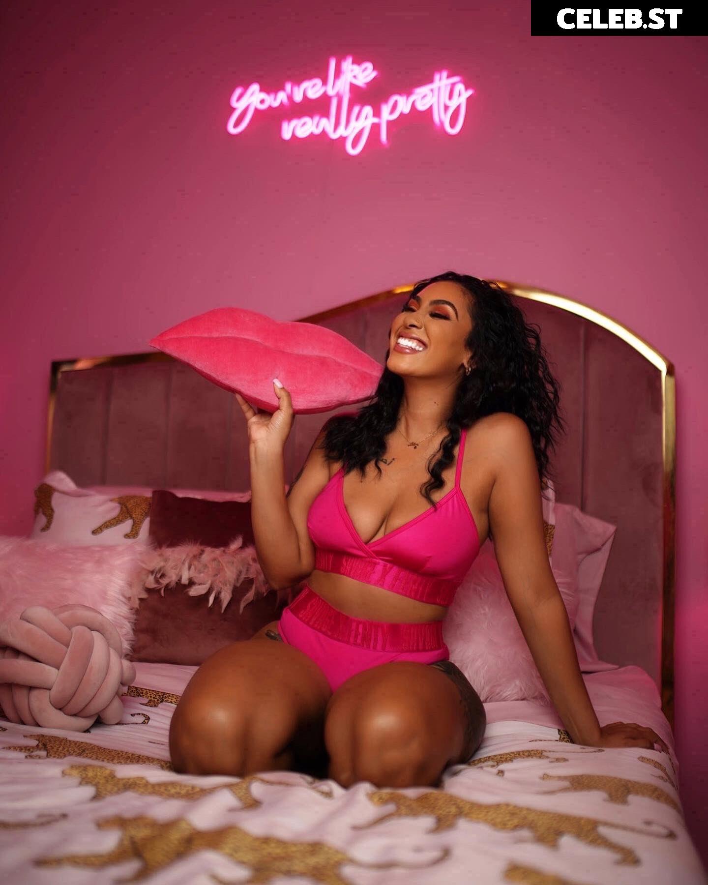 Queen Najia Image 4450496