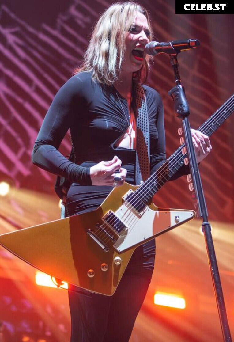 Women of Metal Image 4450463