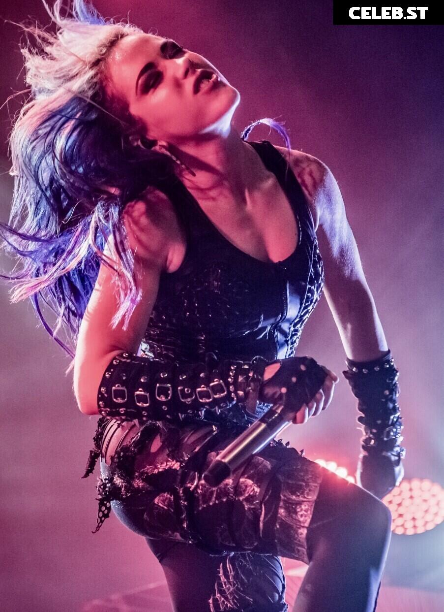 Women of Metal Image 4450022