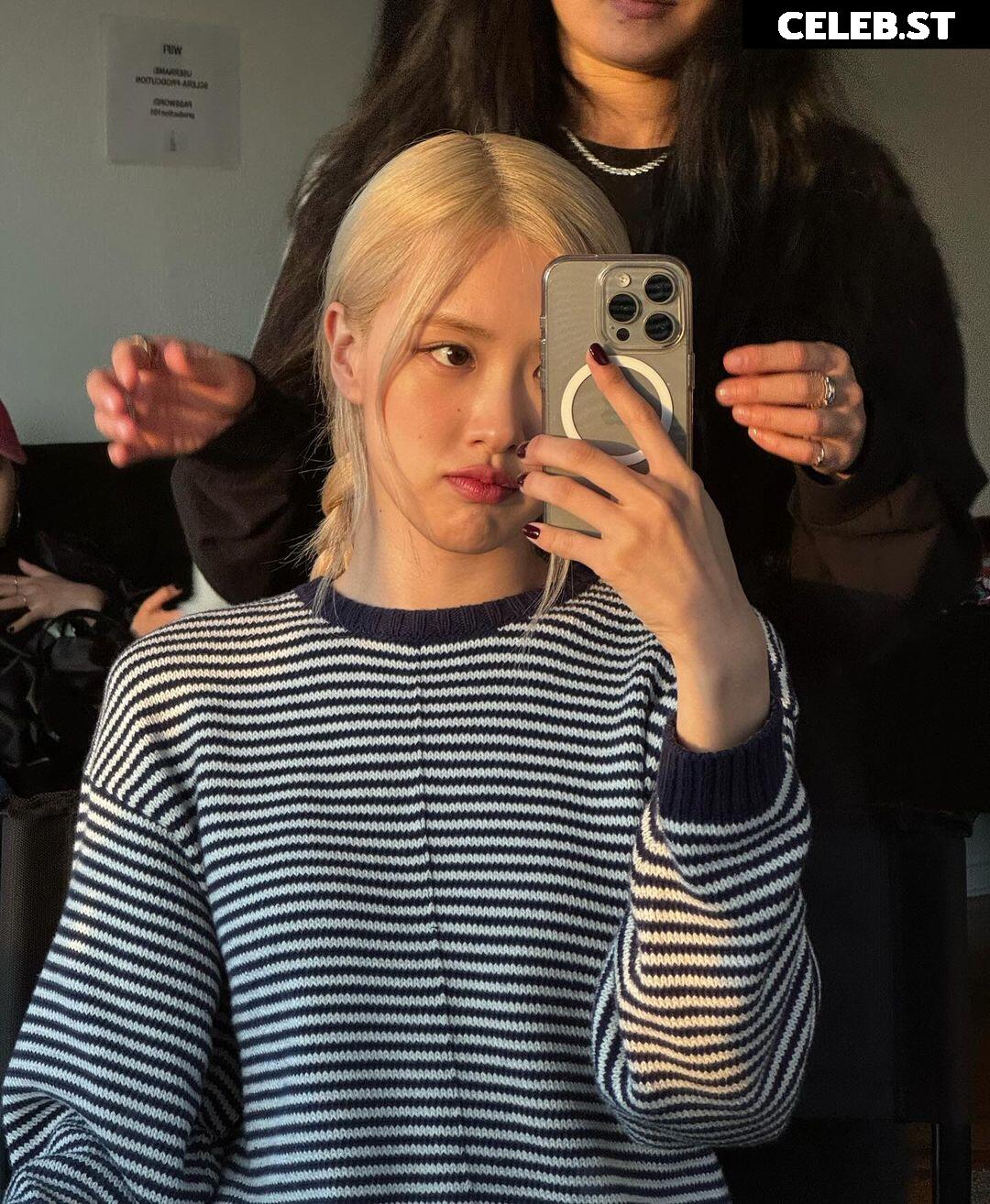Rosé || Roseanne Park - BLΛƆKPIИK ( BLACKPINK ) Image 4459690