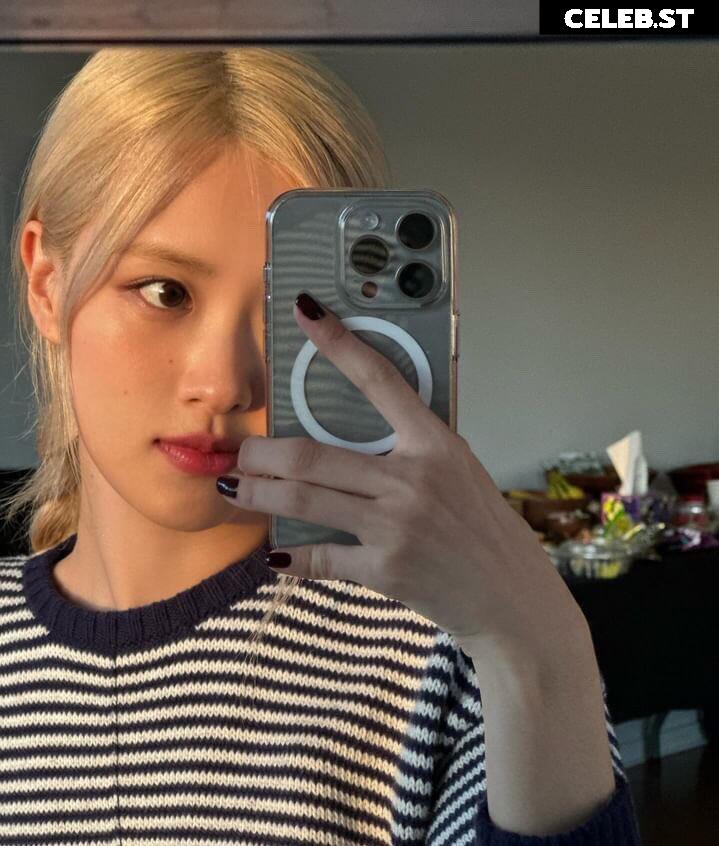 Rosé || Roseanne Park - BLΛƆKPIИK ( BLACKPINK ) Image 4459669