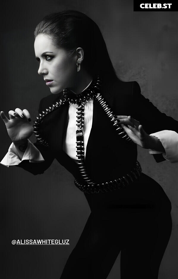 Women of Metal Image 4459179