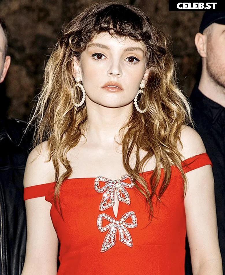 Lauren Mayberry (Singer) Image 4459375