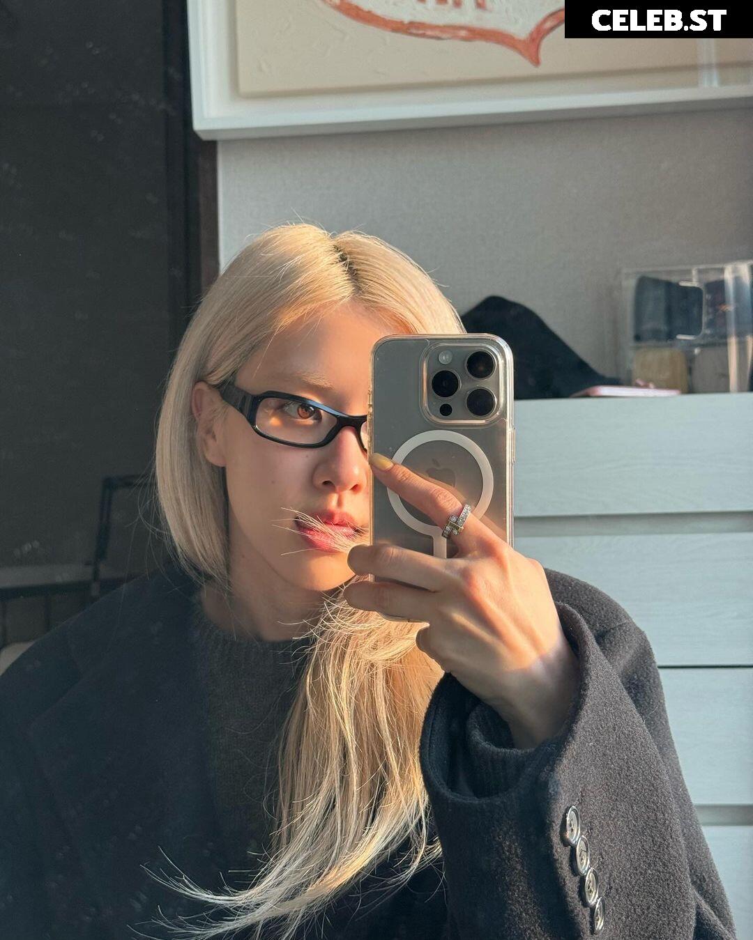 Rosé || Roseanne Park - BLΛƆKPIИK ( BLACKPINK ) Image 4459934