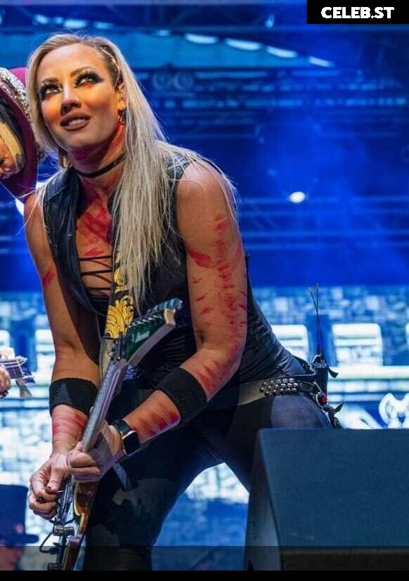 Women of Metal Image 4458847