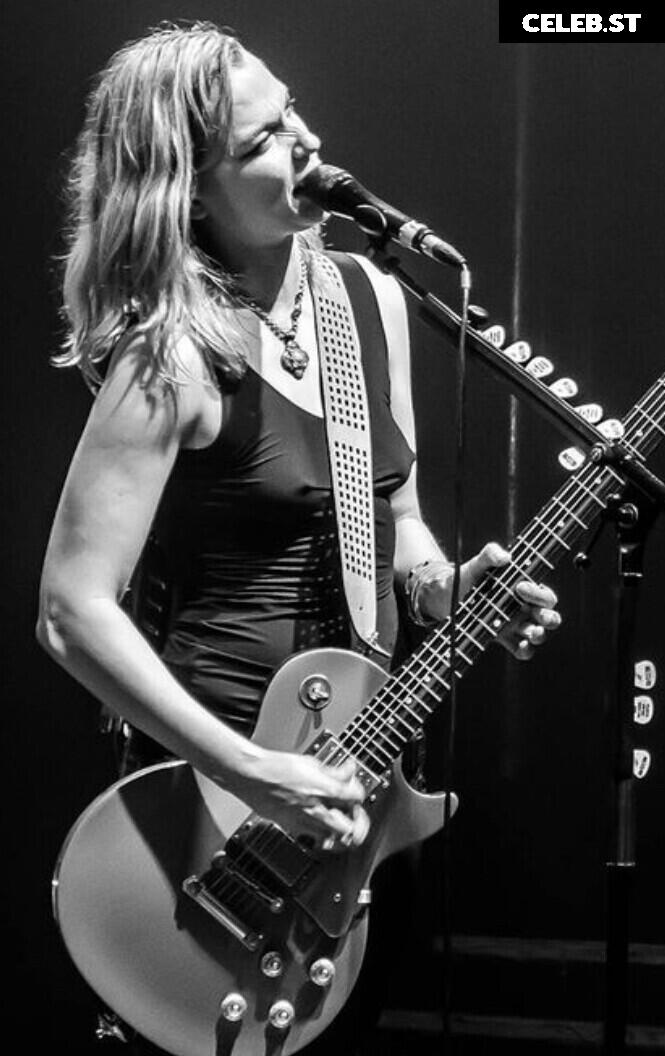 Women of Metal Image 4458411