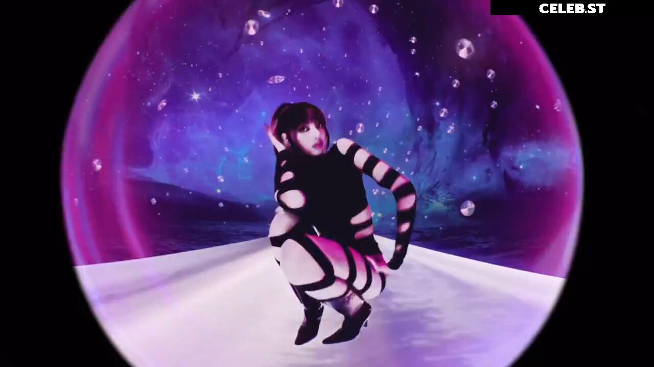 Lisa | BLΛƆKPIИK (Blackpink) Image 4458932