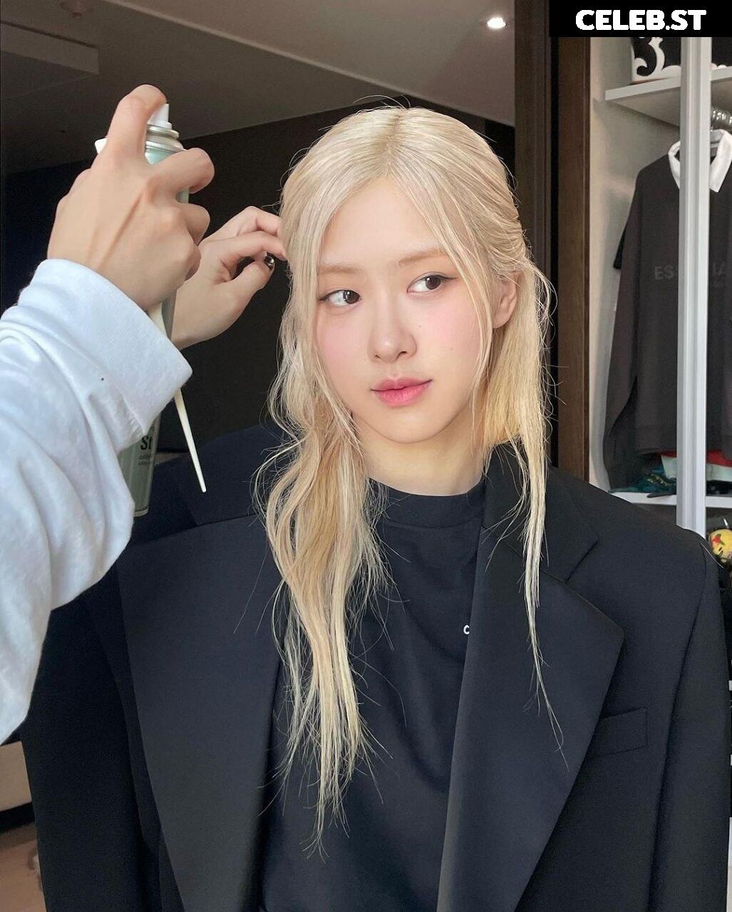 Rosé || Roseanne Park - BLΛƆKPIИK ( BLACKPINK ) Image 4445820