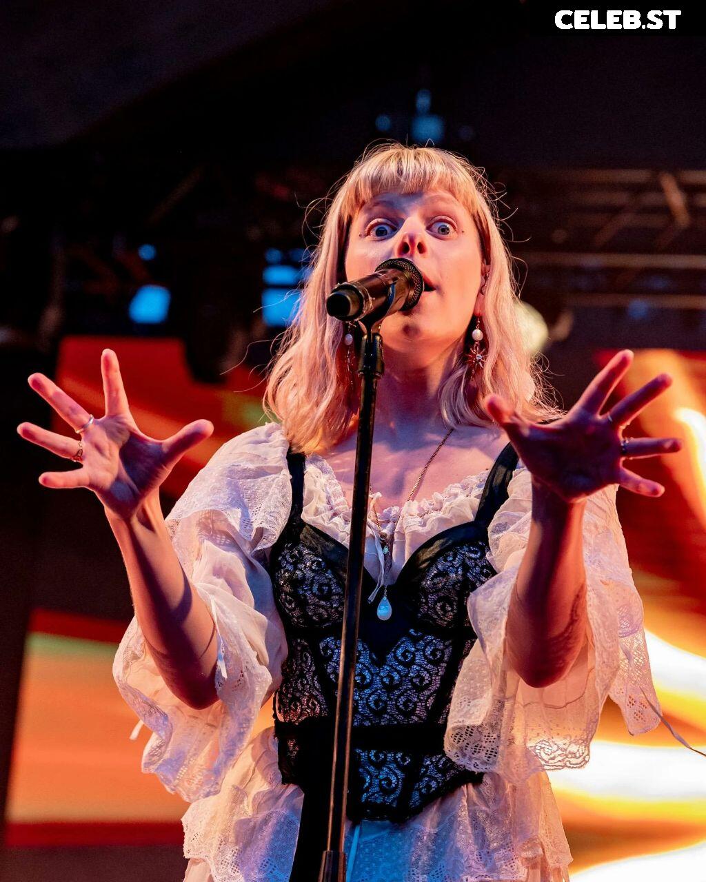 Aurora Aksnes (singer) Image 4445192