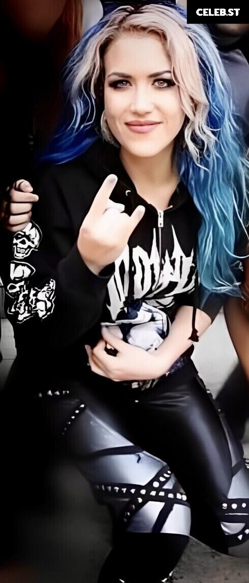 Women of Metal Image 4445373