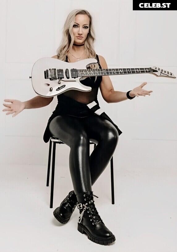 Women of Metal Image 4446410