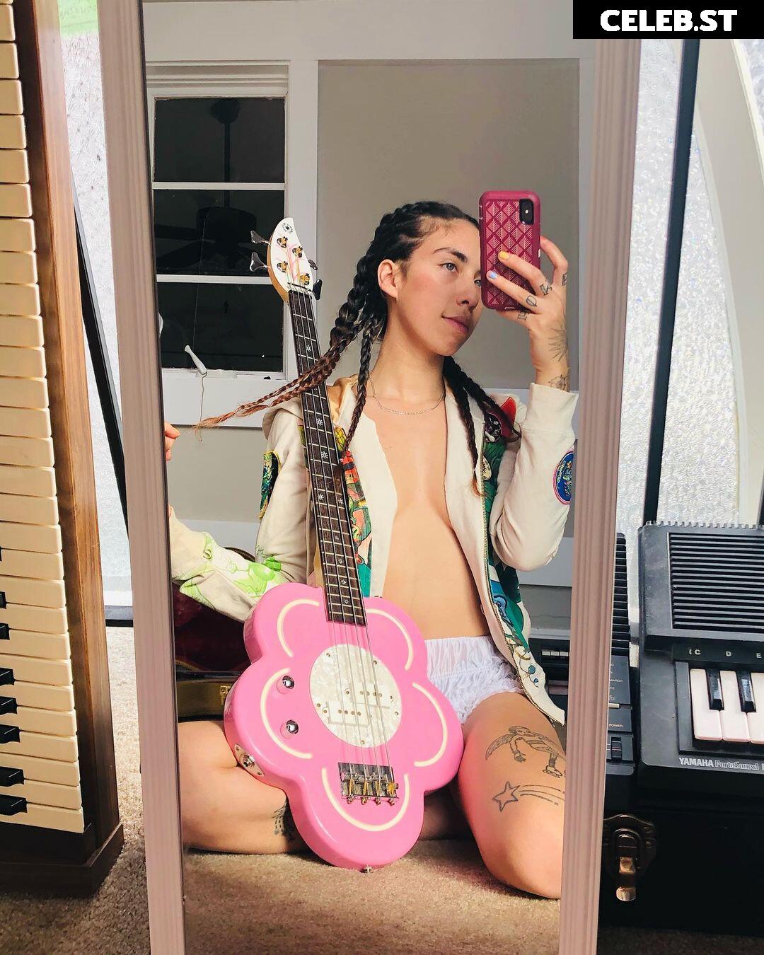 Indigo De Souza / IndigoFarAway Image 4447115