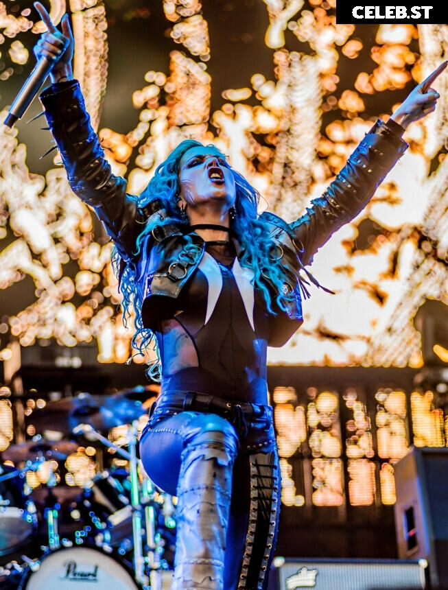 Women of Metal Image 4447100