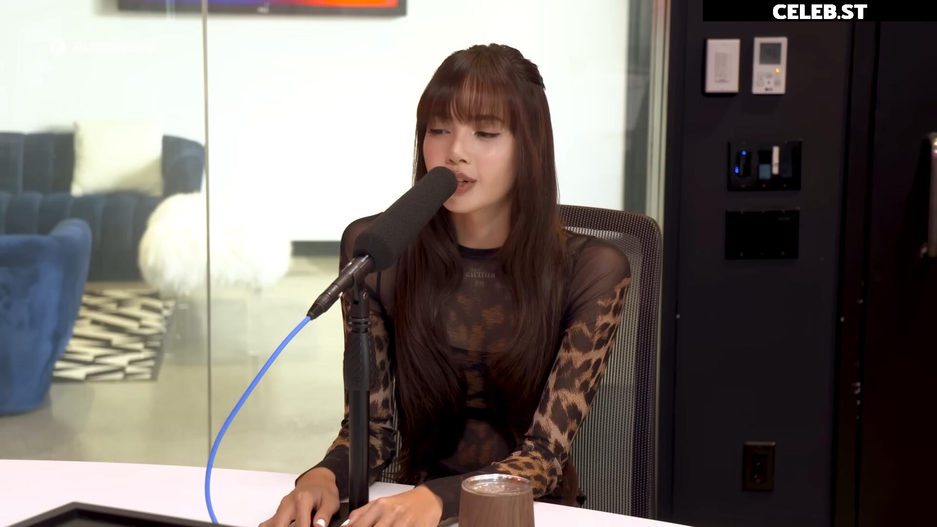 Lisa | BLΛƆKPIИK (Blackpink) Image 4447353