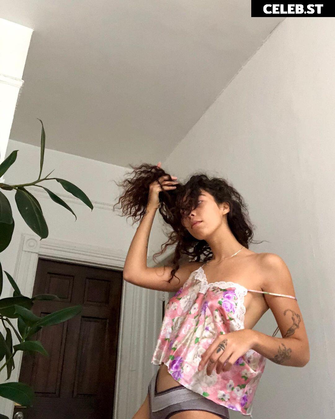 Indigo De Souza / IndigoFarAway Image 4447935