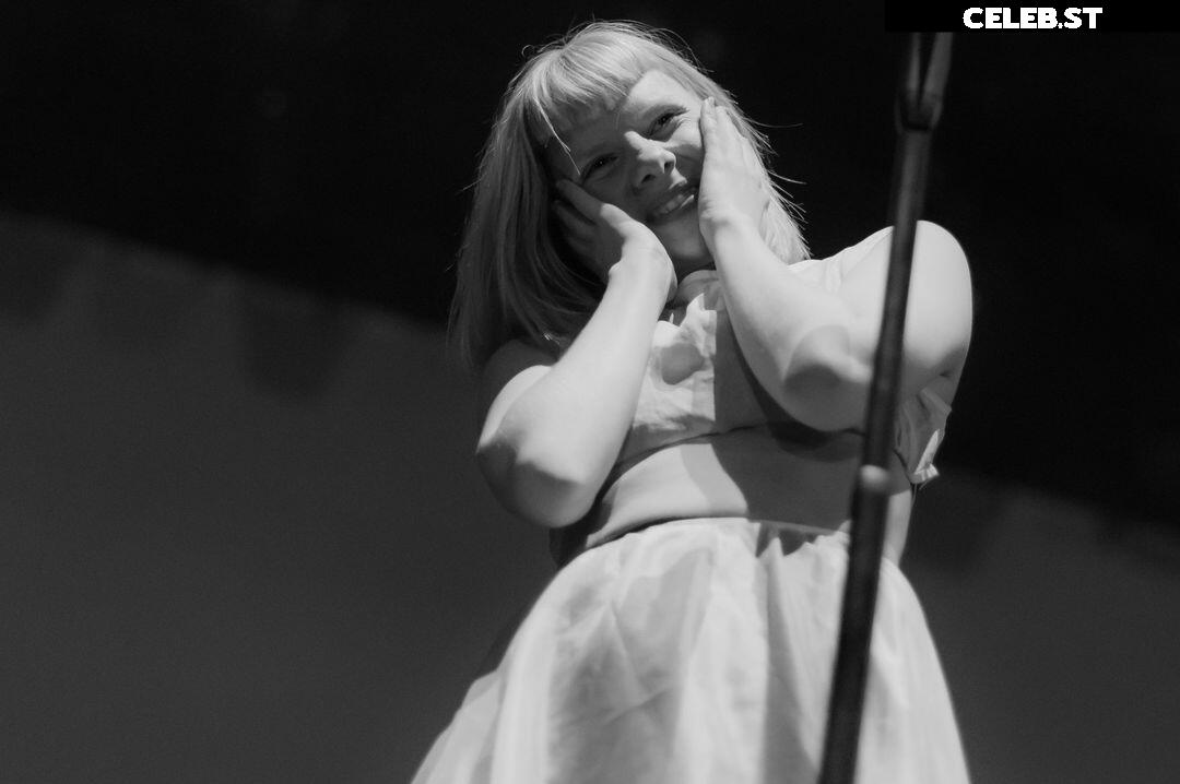 Aurora Aksnes (singer) Image 4441860