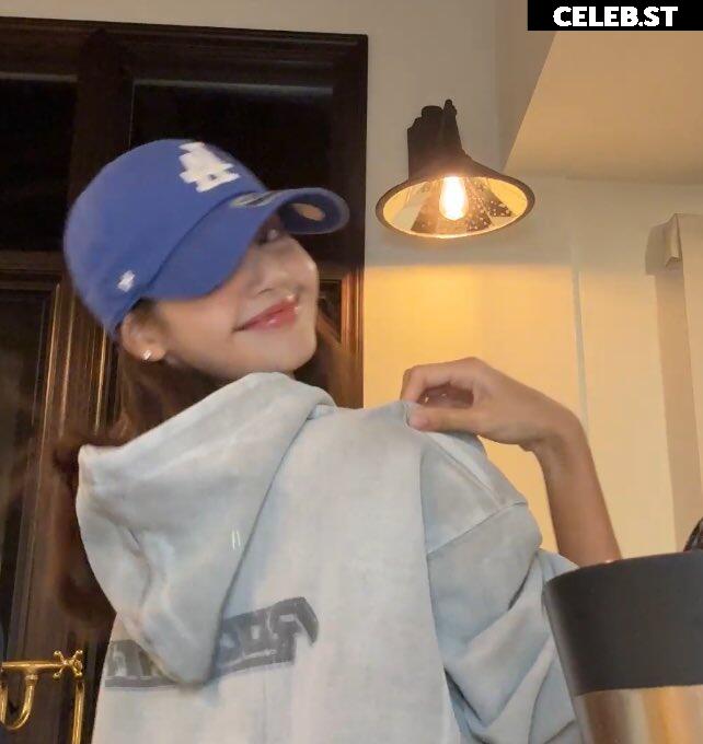 Lisa | BLΛƆKPIИK (Blackpink) Image 4441501