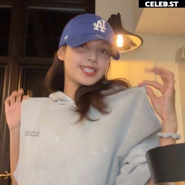 Lisa | BLΛƆKPIИK (Blackpink) Image 4441532