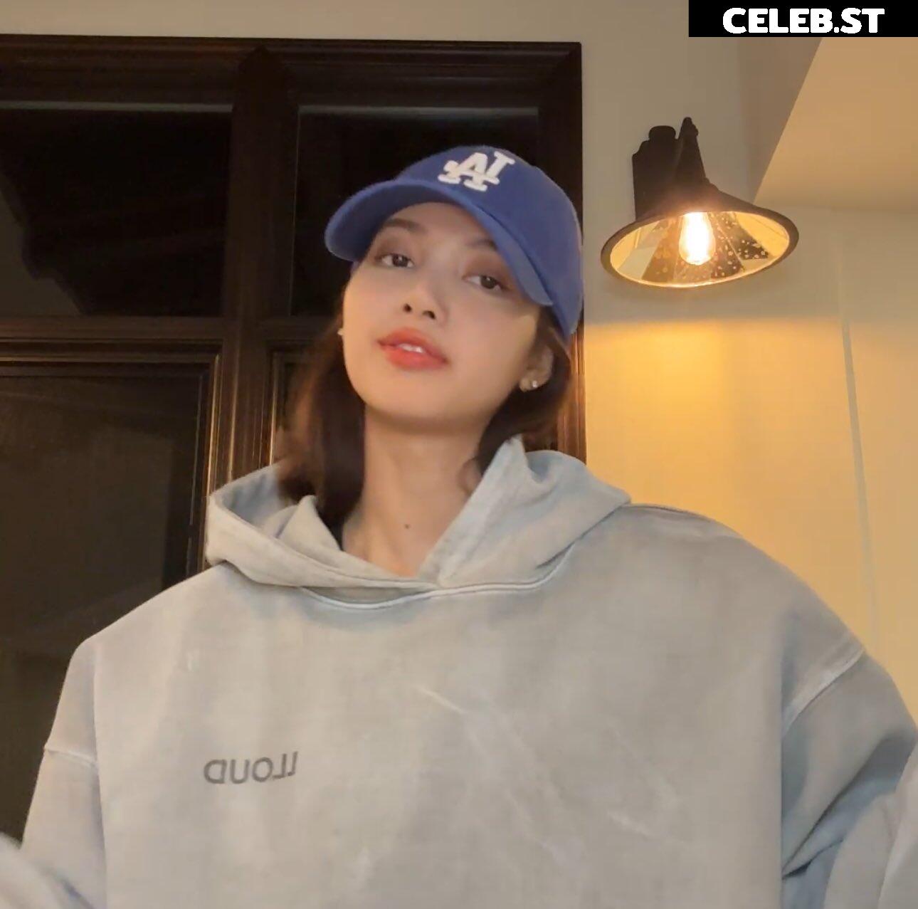 Lisa | BLΛƆKPIИK (Blackpink) Image 4441339