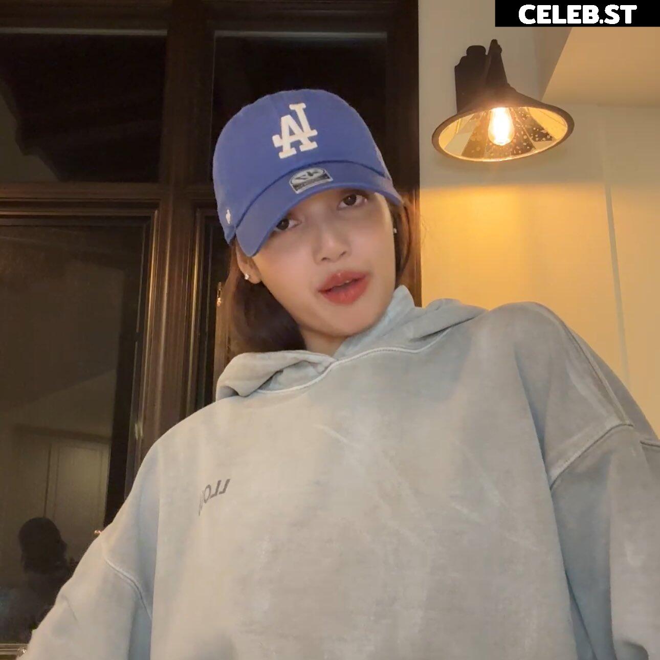 Lisa | BLΛƆKPIИK (Blackpink) Image 4441243