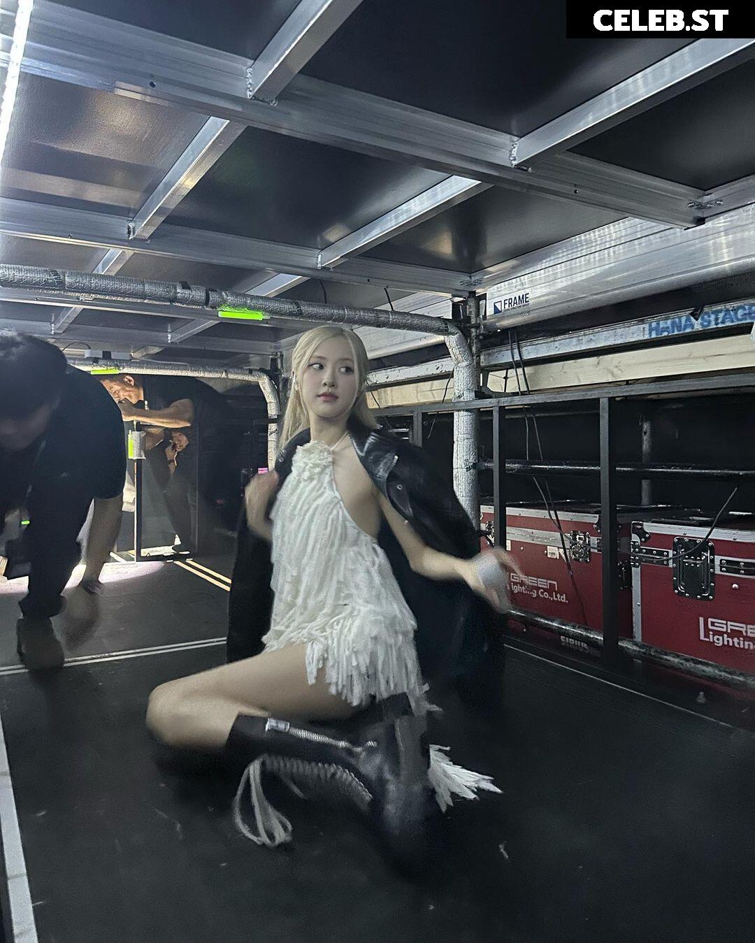 Rosé || Roseanne Park - BLΛƆKPIИK ( BLACKPINK ) Image 4442879