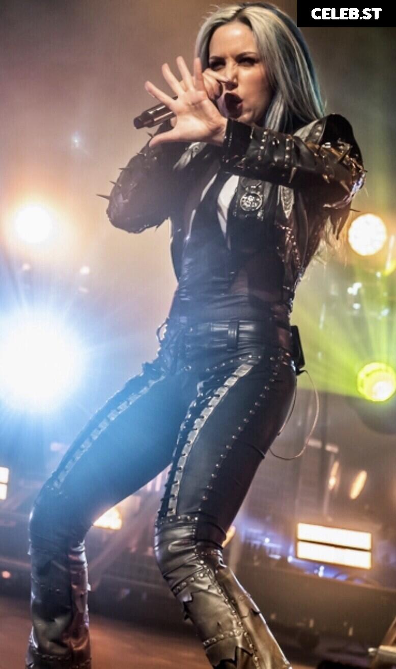 Women of Metal Image 4442518