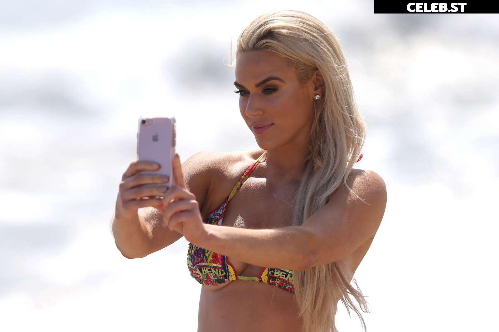 WWE Lana / CJ Perry Image 4442166