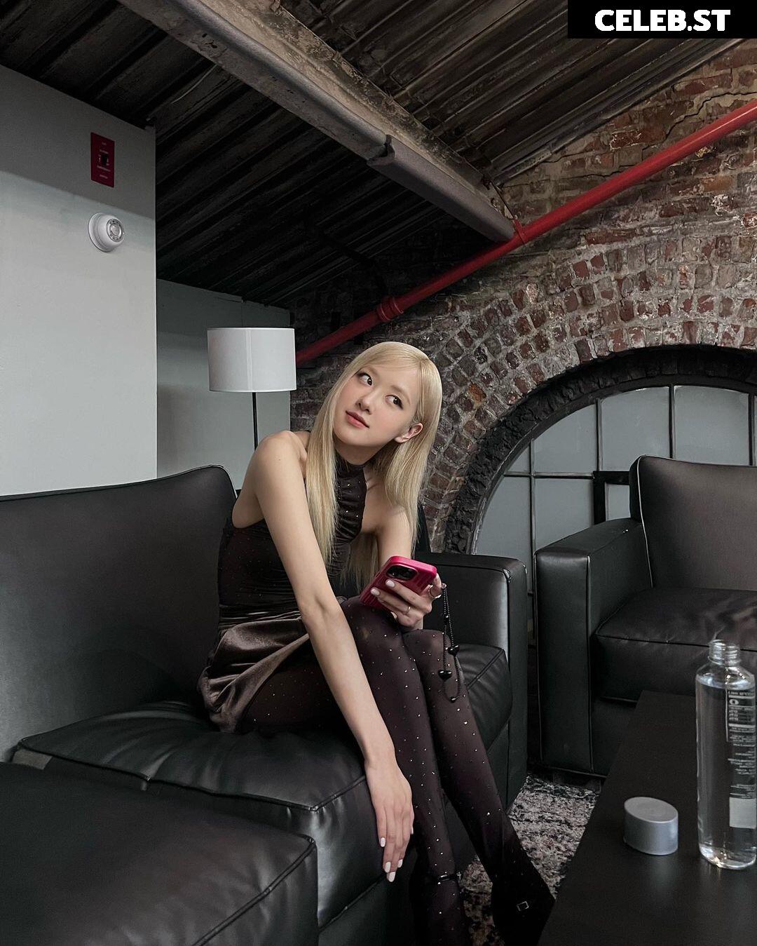 Rosé || Roseanne Park - BLΛƆKPIИK ( BLACKPINK ) Image 4442164